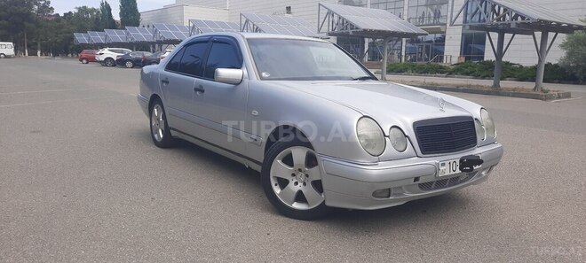 Mercedes E 230 1996, 290,000 km - 2.3 l - Sumqayıt