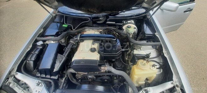 Mercedes E 230 1996, 290,000 km - 2.3 l - Sumqayıt