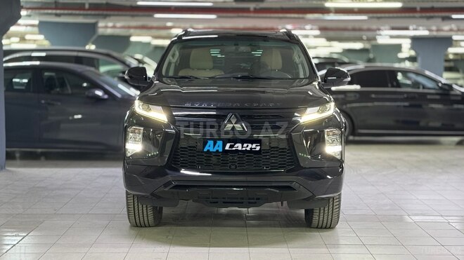 Mitsubishi Montero Sport-1