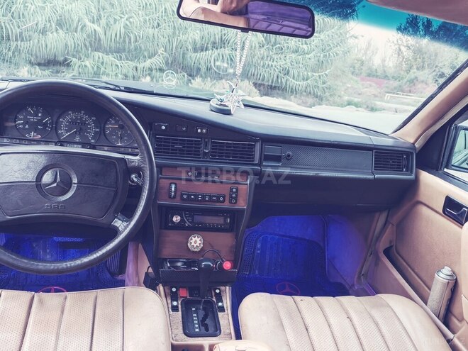 Mercedes 190 1987, 241,400 km - 2.3 l - Bakı
