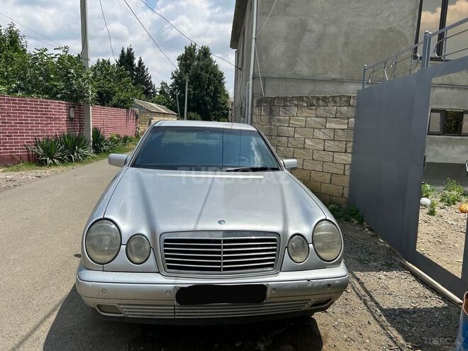 Mercedes E 200 1999, 380,000 km - 2.0 l - Bakı