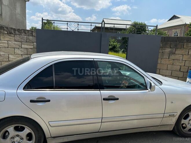 Mercedes E 200 1999, 380,000 km - 2.0 l - Bakı