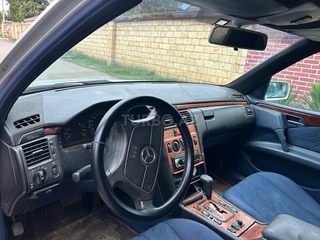 Mercedes E 200 1999, 380,000 km - 2.0 l - Bakı