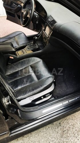 BMW 525 2001, 283,000 km - 2.5 l - Bakı
