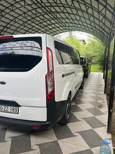 Ford Tourneo Custom 2014, 300,000 km - 2.2 l - Qax