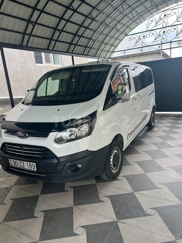 Ford Tourneo Custom 2014, 300,000 km - 2.2 l - Qax