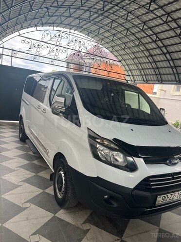 Ford Tourneo Custom 2014, 300,000 km - 2.2 l - Qax