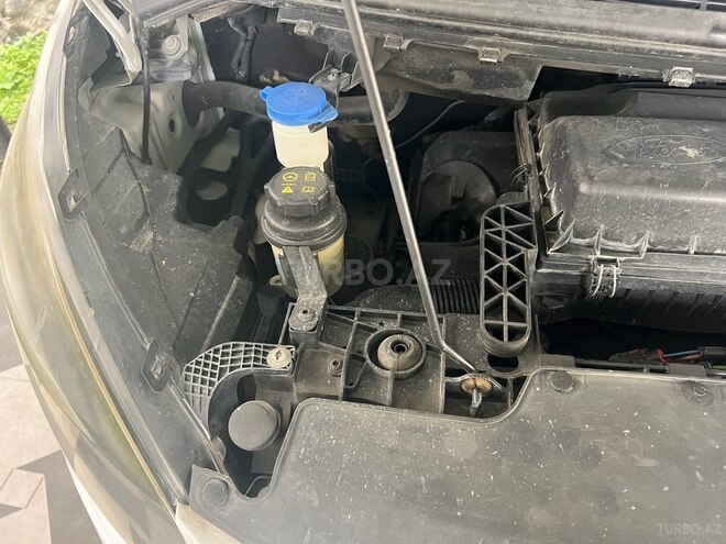 Ford Tourneo Custom 2014, 300,000 km - 2.2 l - Qax