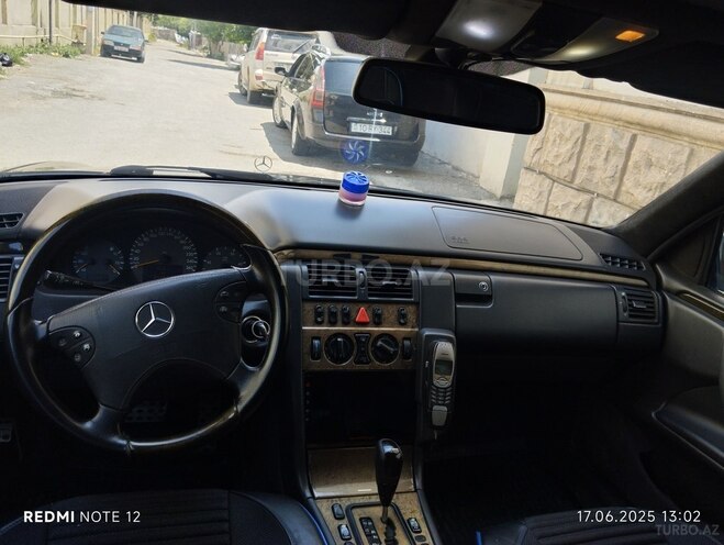 Mercedes E 270 2001, 310,012 km - 2.7 l - Bərdə