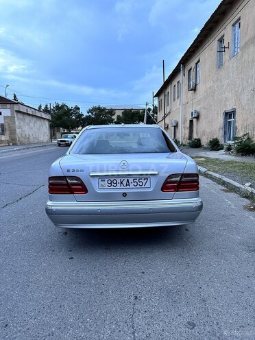 Mercedes E 280 1999, 326,000 km - 2.8 l - Bakı