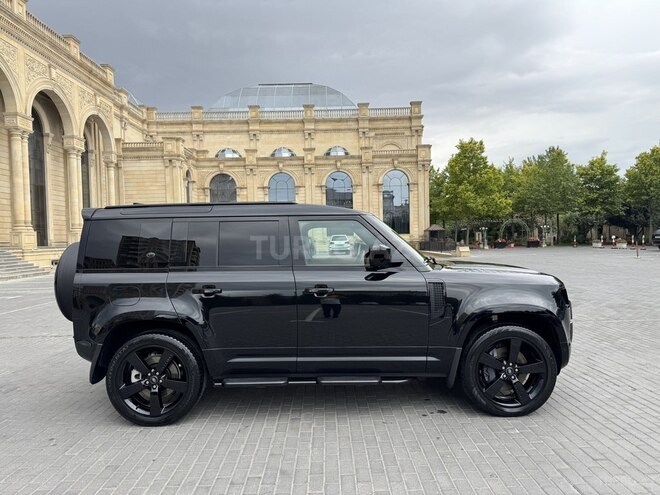 Land Rover Defender-5