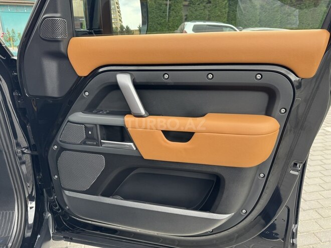 Land Rover Defender-12