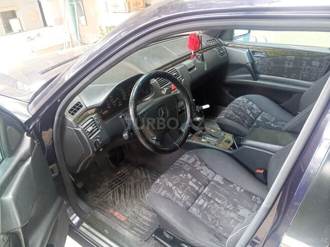 Mercedes E 220 1996, 350,000 km - 2.2 l - Şirvan