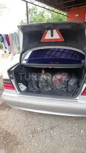 Mercedes E 220 d 2000, 431,000 km - 2.2 l - Tovuz