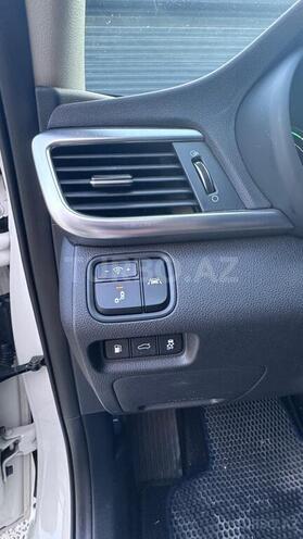 Kia K5-21