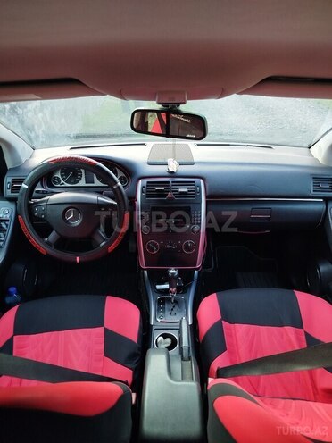 Mercedes B 170 2007, 136,571 km - 1.7 л - Qax