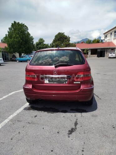 Mercedes B 170 2007, 136,571 km - 1.7 л - Qax
