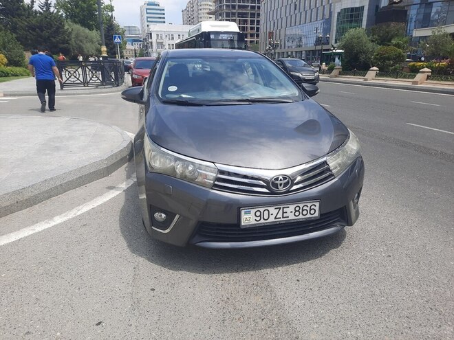Toyota Corolla 2015, 215,400 km - 1.6 l - Bakı