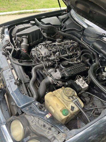 Mercedes E 220 d 1998, 550,000 km - 2.2 л - Qazax
