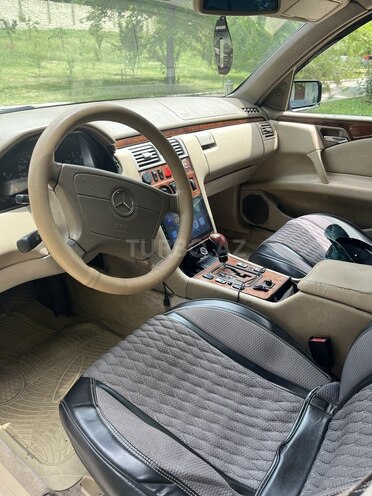 Mercedes E 220 d 1998, 550,000 km - 2.2 л - Qazax