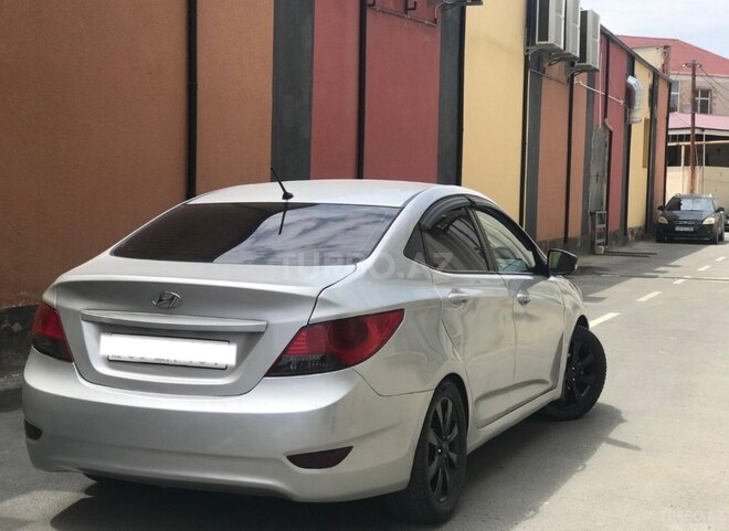 Hyundai Accent 2011, 325,000 km - 1.6 l - Bakı