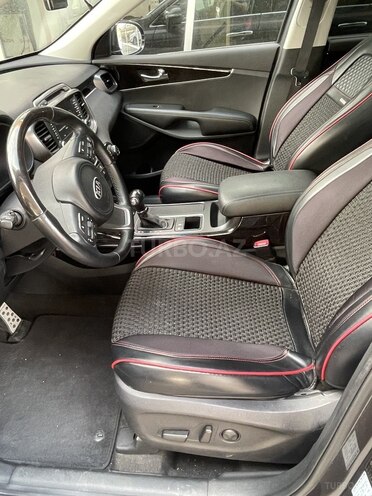 Kia Sorento-8