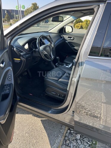 Hyundai Santa Fe-5