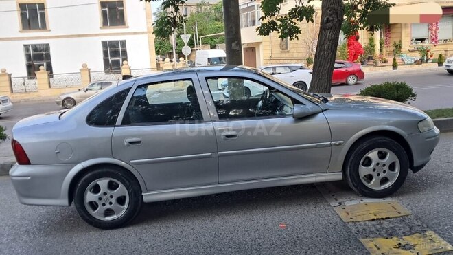 Opel Vectra 1999, 257,312 km - 1.8 l - Bakı
