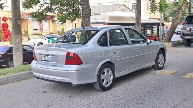 Opel Vectra 1999, 257,312 km - 1.8 l - Bakı