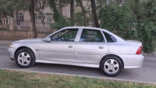 Opel Vectra 1999, 257,312 km - 1.8 l - Bakı