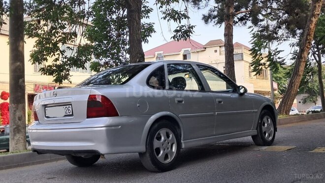 Opel Vectra 1999, 257,312 km - 1.8 l - Bakı
