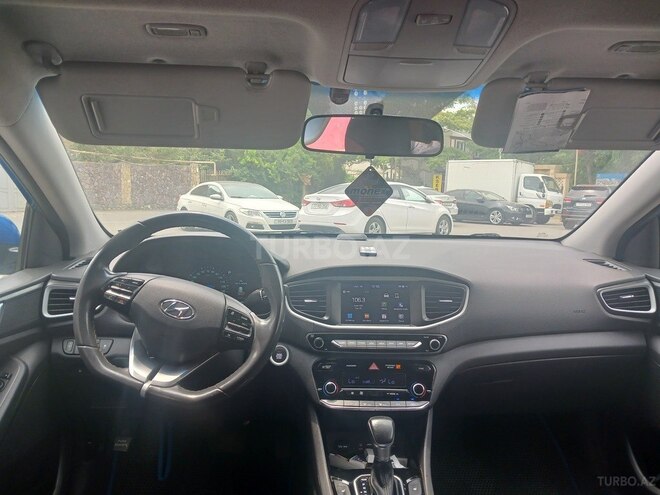 Hyundai Accent 2017, 300,000 km - 1.6 л - Bakı