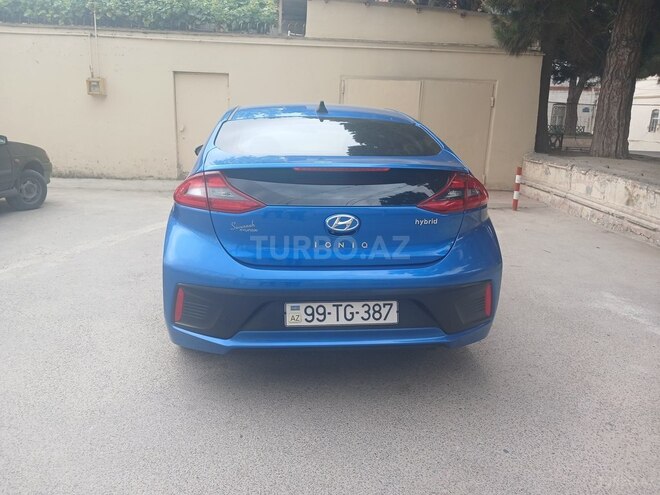 Hyundai Accent 2017, 300,000 km - 1.6 л - Bakı