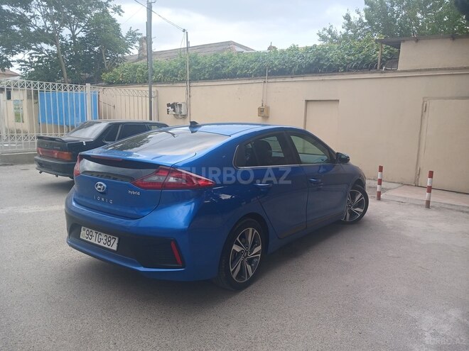 Hyundai Accent 2017, 300,000 km - 1.6 л - Bakı