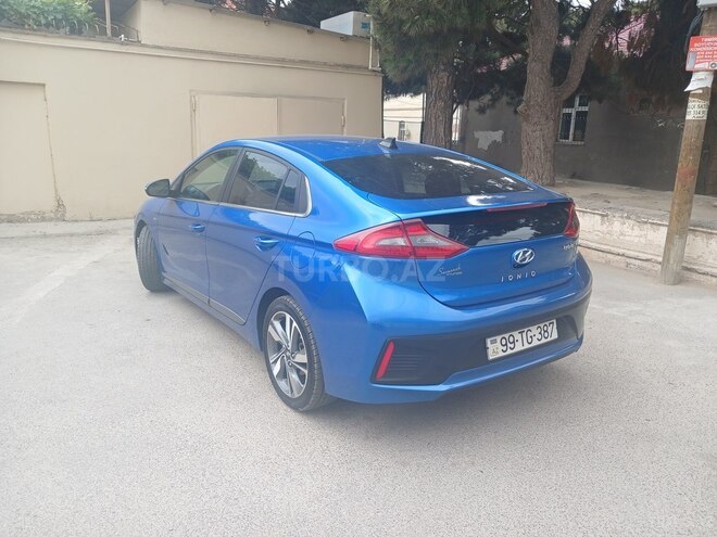 Hyundai Accent 2017, 300,000 km - 1.6 л - Bakı