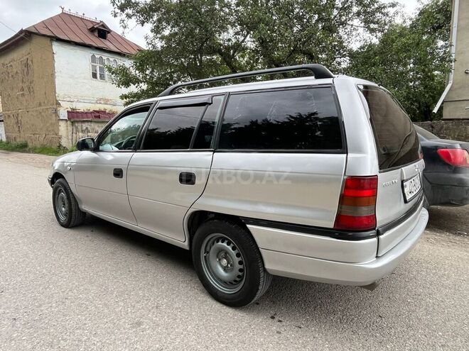 Opel Astra 1997, 383,000 km - 1.6 l - Quba