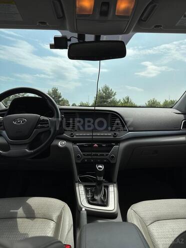 Hyundai Elantra-5