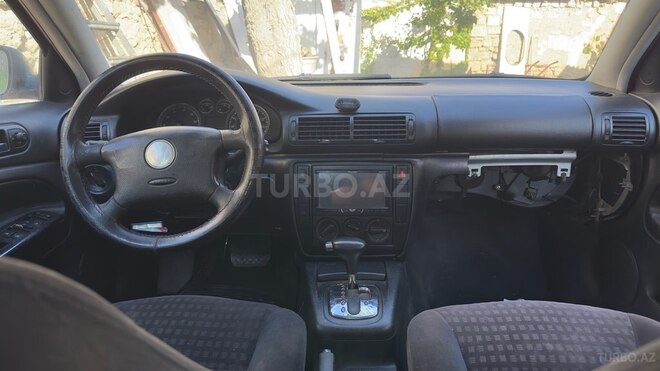 Volkswagen Passat 2003, 424,000 km - 1.6 l - Bakı