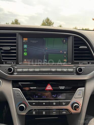 Hyundai Elantra-7