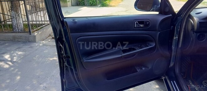 Volkswagen Passat 2004, 196,800 km - 1.8 l - Bakı