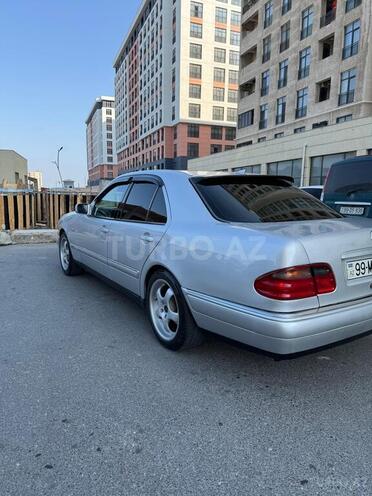 Mercedes E 280 1996, 270,000 km - 2.8 l - Sumqayıt