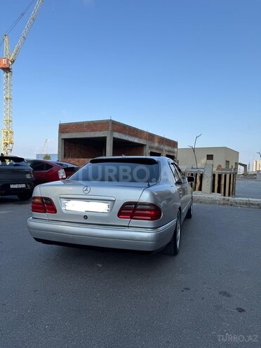 Mercedes E 280 1996, 270,000 km - 2.8 l - Sumqayıt