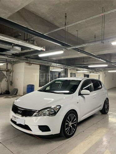 Kia Ceed 2010, 240,000 km - 1.6 л - Gəncə