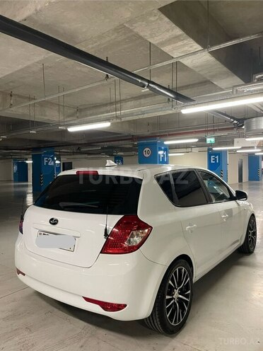 Kia Ceed 2010, 240,000 km - 1.6 л - Gəncə