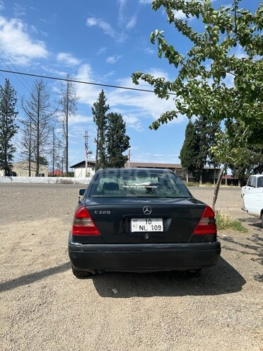 Mercedes C 220 1995, 285,000 km - 2.2 l - Tovuz