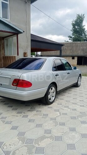 Mercedes E 200 1997, 270,000 km - 2.0 l - Masallı
