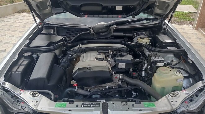 Mercedes E 200 1997, 270,000 km - 2.0 l - Masallı