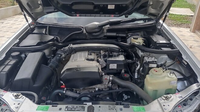 Mercedes E 200 1997, 270,000 km - 2.0 l - Masallı