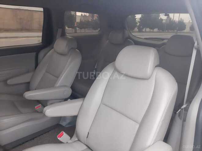 Kia Carnival-6