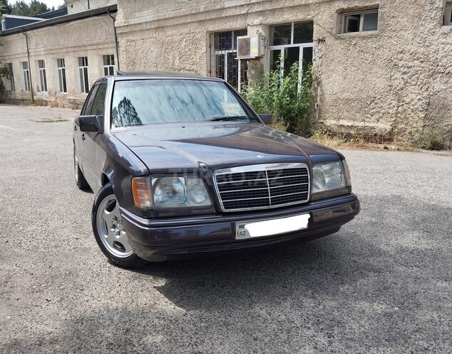 Mercedes E 220 1994, 399,000 km - 2.2 l - Bakı